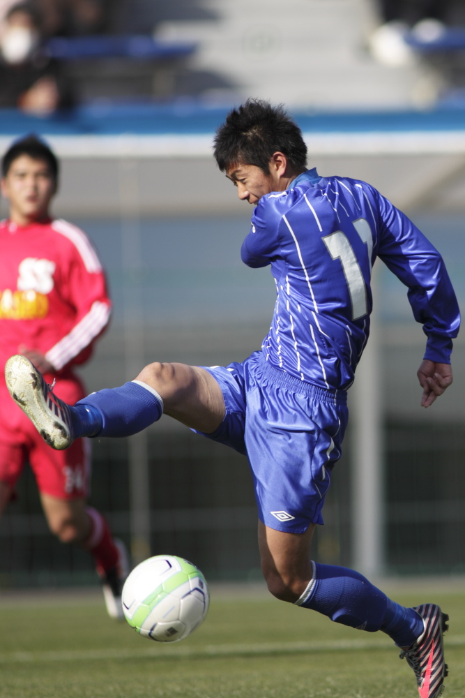 13 1 2 第91回全国高校サッカー選手権2回戦 佐賀商業 佐賀 1 0 実践学園 東京b 写真 鷹羽康博 サッカーキング