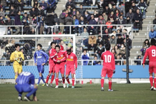 13 1 2 第91回全国高校サッカー選手権2回戦 佐賀商業 佐賀 1 0 実践学園 東京b 写真 鷹羽康博 サッカーキング