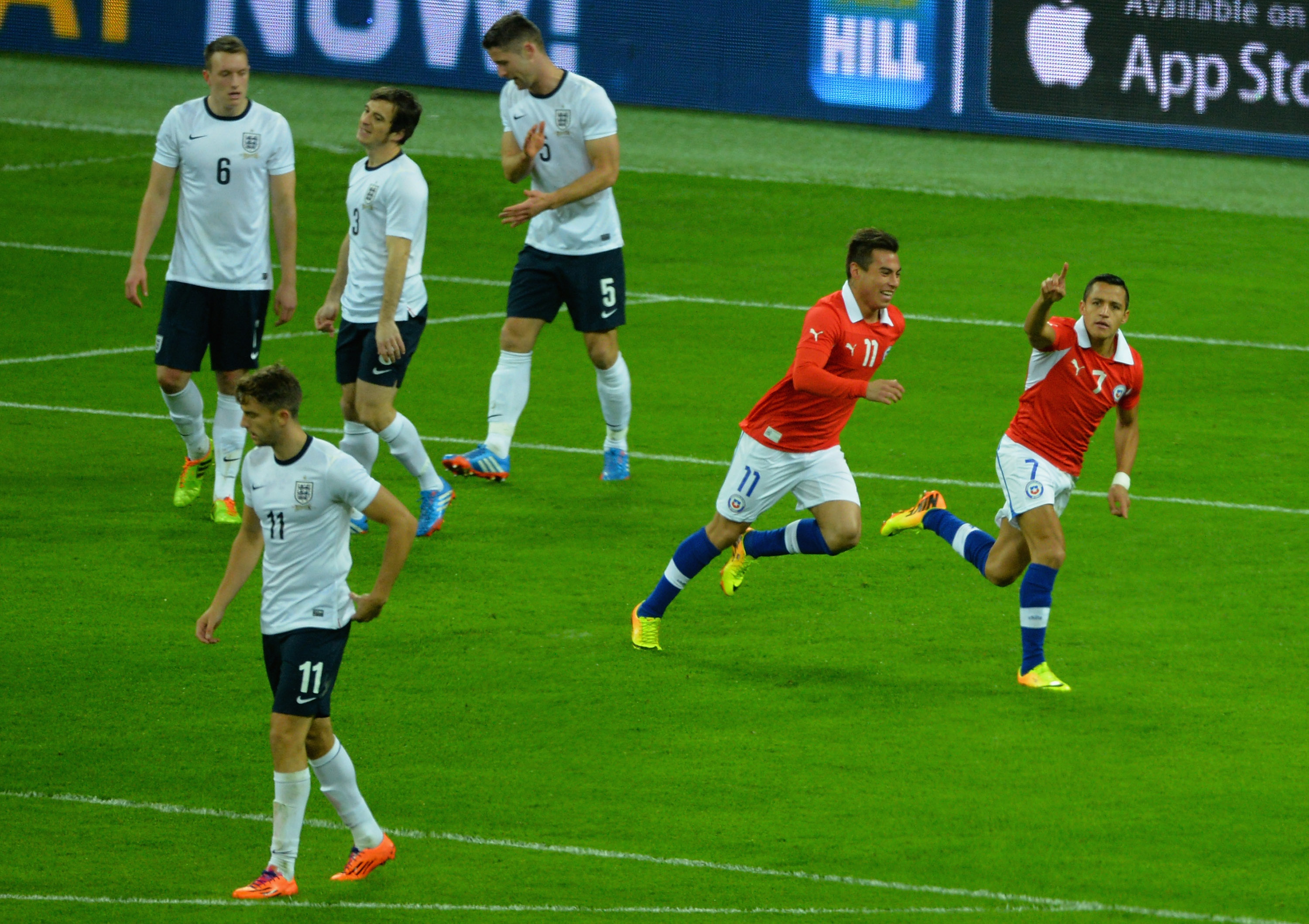 チリが敵地でイングランドを破る A サンチェスが2得点の活躍 サッカーキング