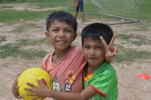サッカー選手を夢見るカンボジアの子どもたちのために カンボジアでpv開催へ サッカーキング