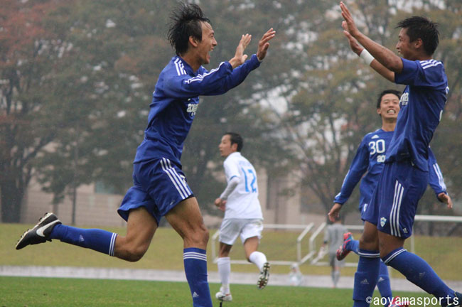 青山学院大 4連勝へ弾みをつける快勝 応援とともにもぎ取った勝ち点3 関東大学リーグ2部第21節 サッカーキング