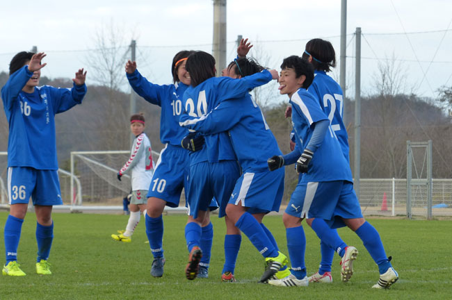 終盤に2ゴールを奪った神奈川大がベスト4進出 インカレ女子準々決勝 サッカーキング