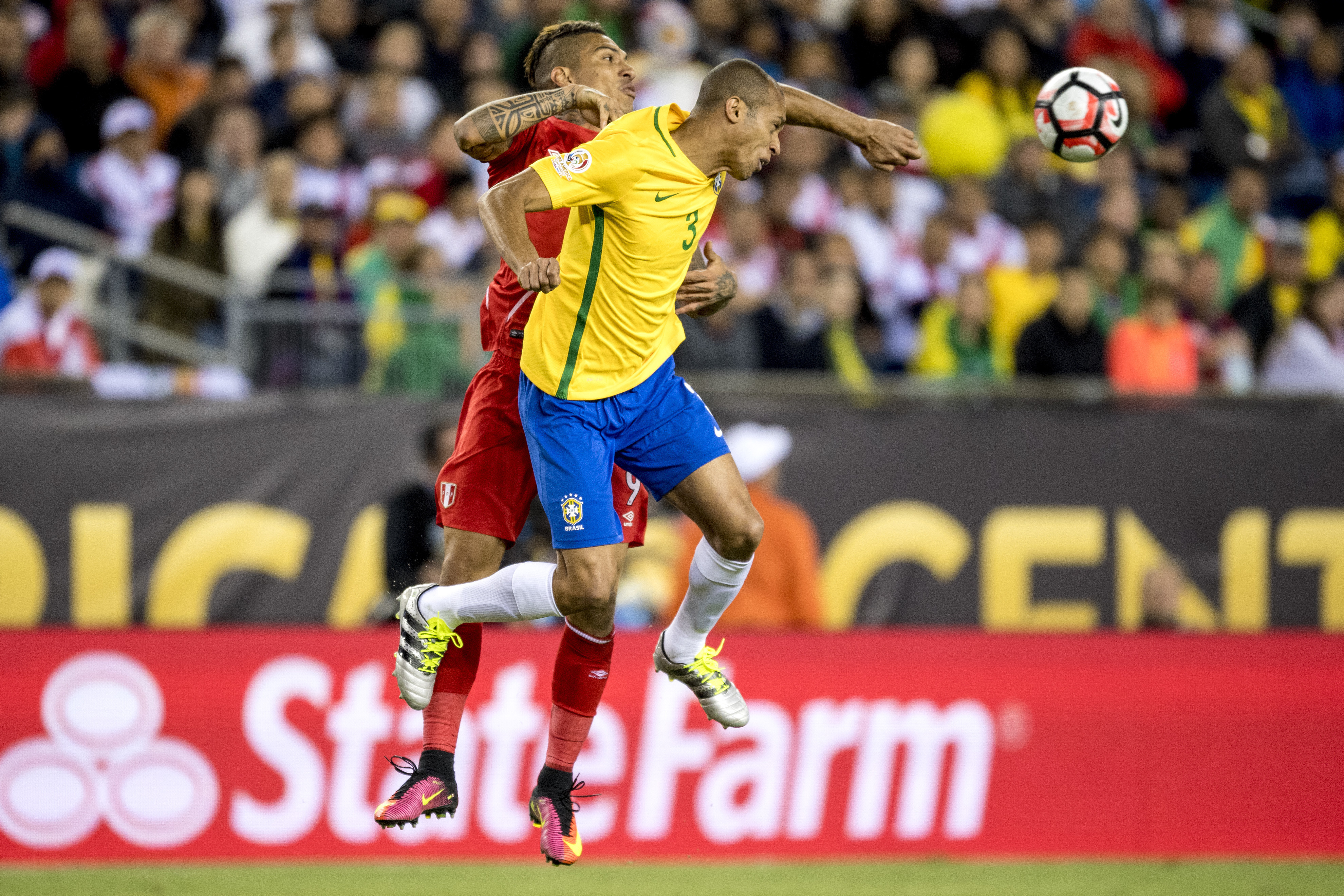 ブラジルが29年ぶりのグループステージ敗退 ペルーの 神の手 ゴールに沈む サッカーキング