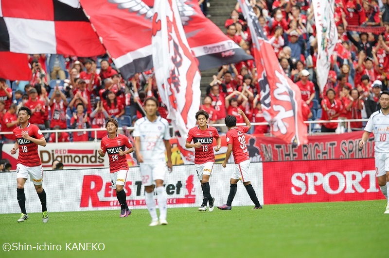 浦和が興梠の3得点でFC東京を下した [写真]＝兼子愼一郎