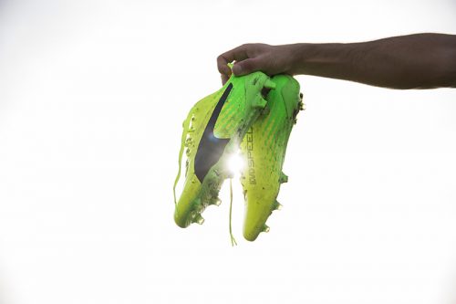 17ss_social_ts_pumafootball_q1_evospeed_11