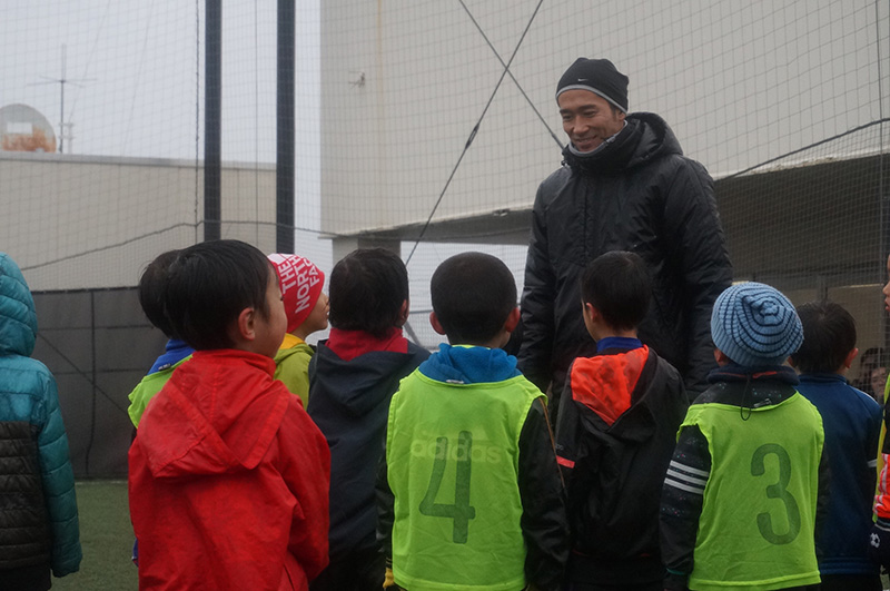 玉田圭司 スクールの初蹴りイベントで誓い みんなの笑顔を力に サッカーキング