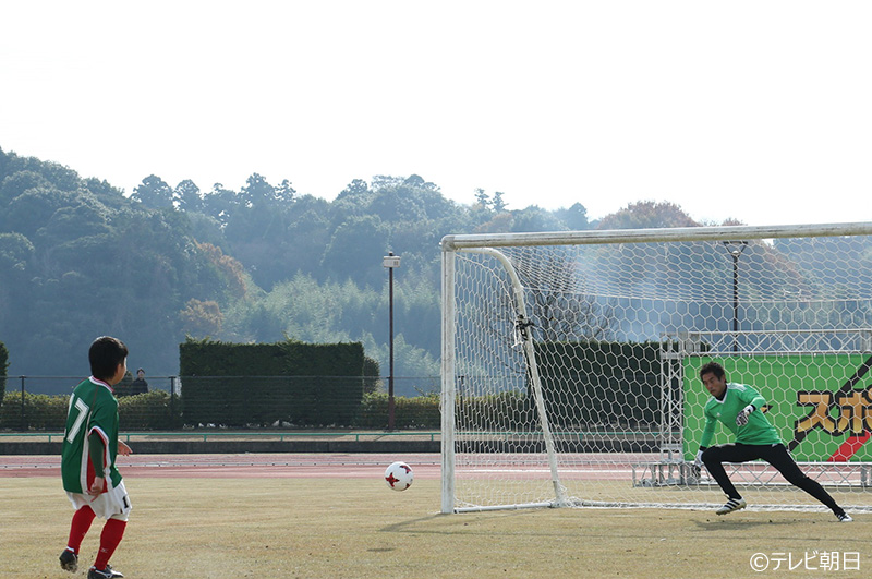 川口能活がバラエティー初参戦 天才キッズとのpk対決で 神ってる セーブ連発 サッカーキング