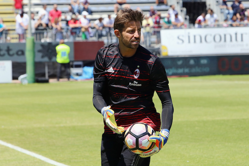 ミランがベテランgkストラーリと1年の契約延長を正式発表 サッカーキング