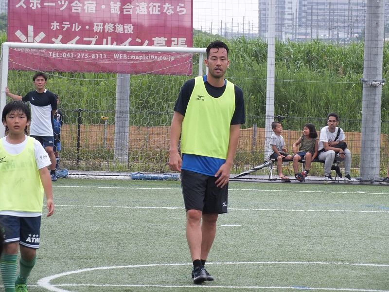 みんなの憧れでいられるように サッカースクールに臨んだ吉田麻也 子どもたちに活躍を誓う サッカーキング