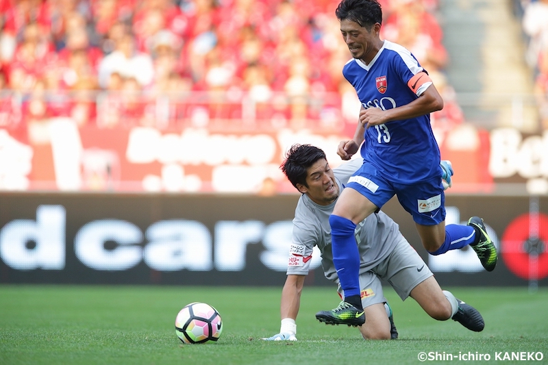 鈴木啓太 自身の引退試合で2ゴール 岡野雅行は あの瞬間 を再現 サッカーキング