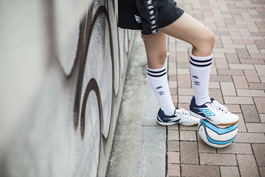 adidas X-girl コラボ スニーカー 永遠の定番 - 靴