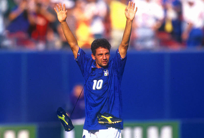 90年代当時のデザインを再現 バッジョ着用のイタリア代表ウェアが復刻 サッカーキング