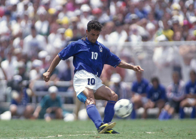90年代当時のデザインを再現 バッジョ着用のイタリア代表ウェアが復刻 サッカーキング