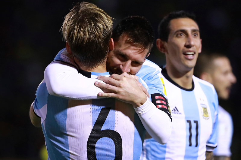 アルゼンチン 南米予選突破 メッシが意地の3発 逆転勝利でw杯へ サッカーキング