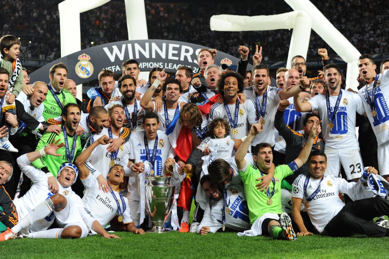 超特価】 レアル・マドリード UEFAチャンピオンズリーグ3連覇記念 写真 