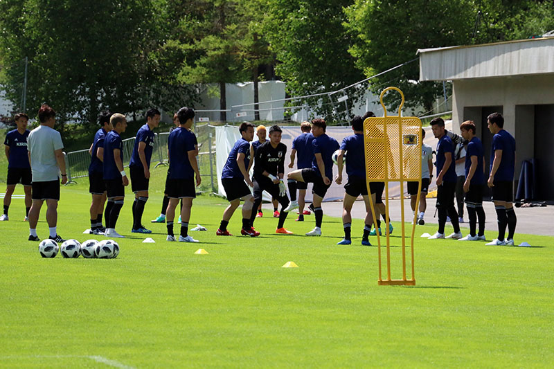 練習再開の日本代表 丸見えのグラウンドで 非公開 はどうしてる サッカーキング