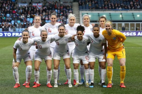 ファッショントレンド ぜいたくイングランド サッカー 女子