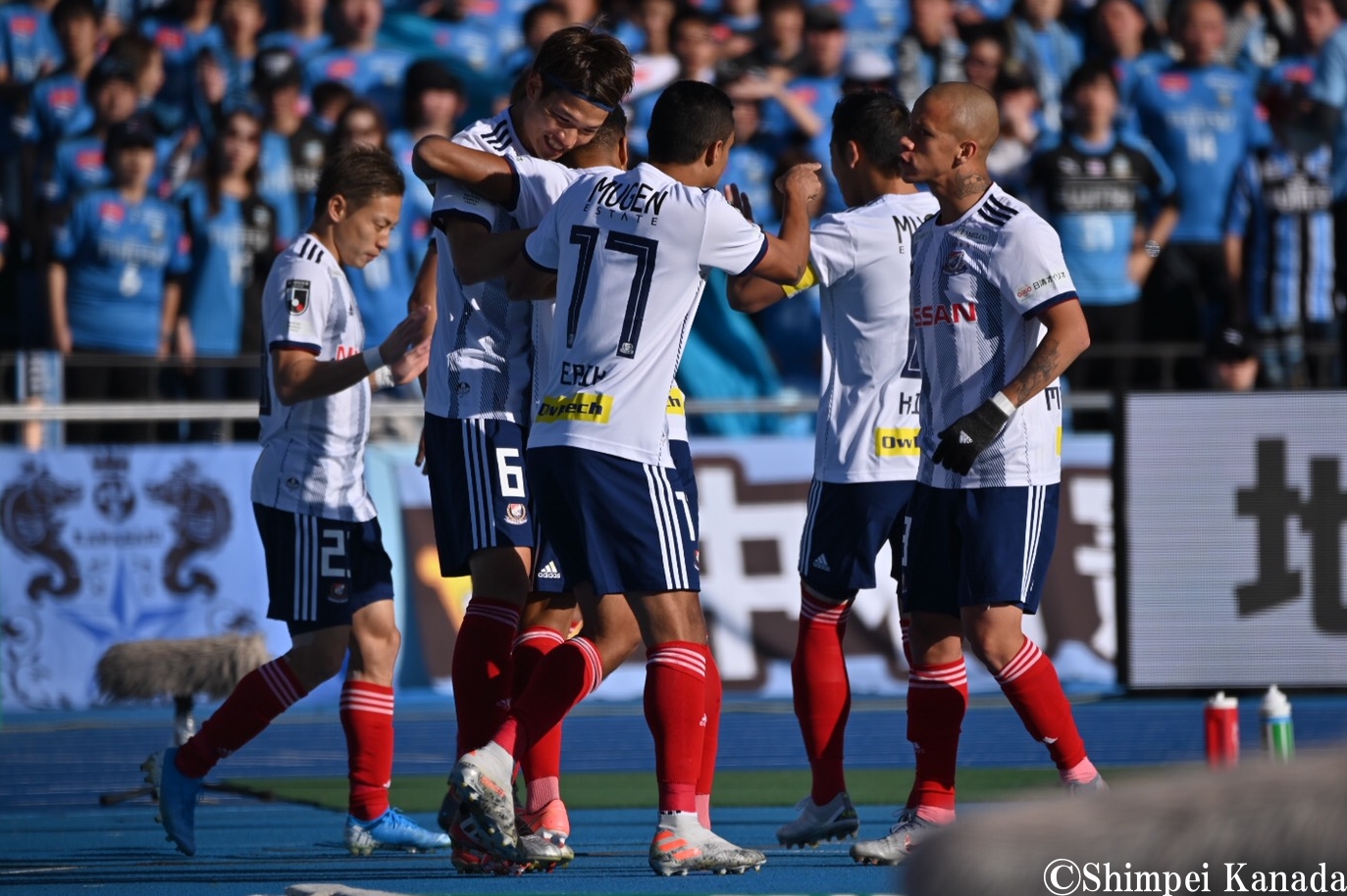 首位 横浜fm 先制して後半へ 2位 Fc東京はビハインド このままだと優勝決定 サッカーキング