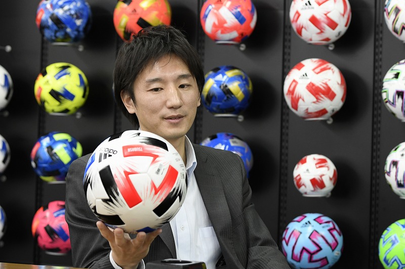 ドイツ本社を動かした 日本の熱意 Jリーグ新公式球 Tsubasa ツバサ 開発秘話 サッカーキング