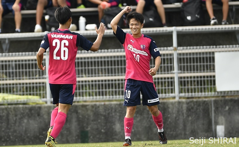 C大阪u 18が京都u 18に快勝 グループ1位突破を決める サッカーキング