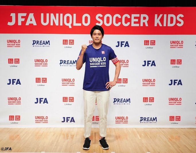 内田篤人がjfaユニクロサッカーキッズのキャプテンに就任 子どもたちの夢になれるように サッカーキング