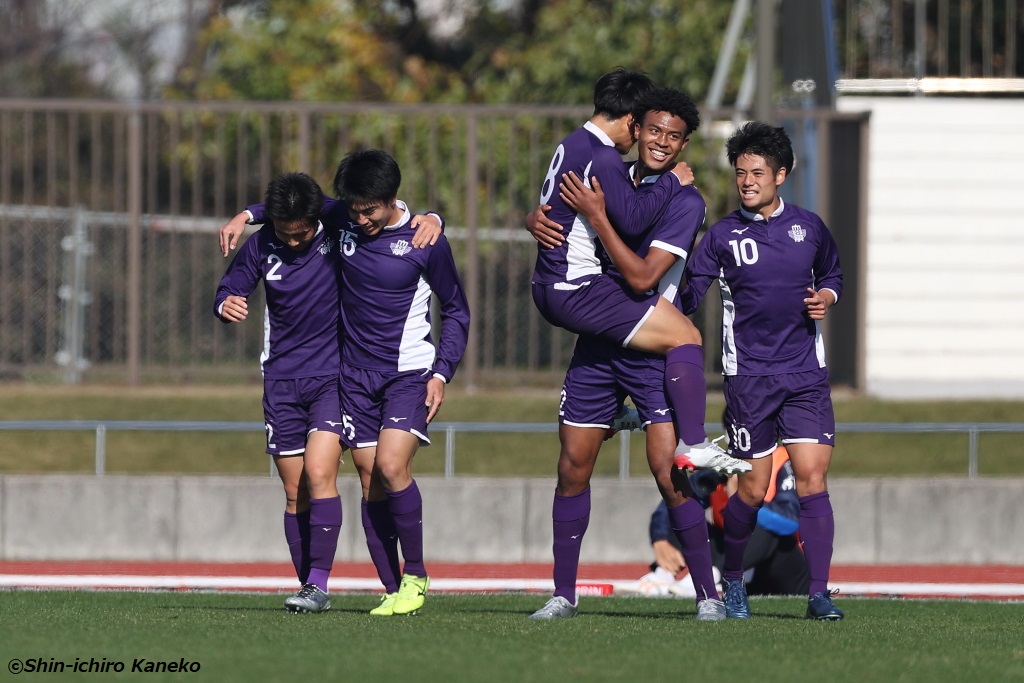 写真ギャラリー 21 12 11 第70回全日本大学サッカー選手権大会 二回戦 明治大学 3 0 宮崎産業経営大学 サッカーキング