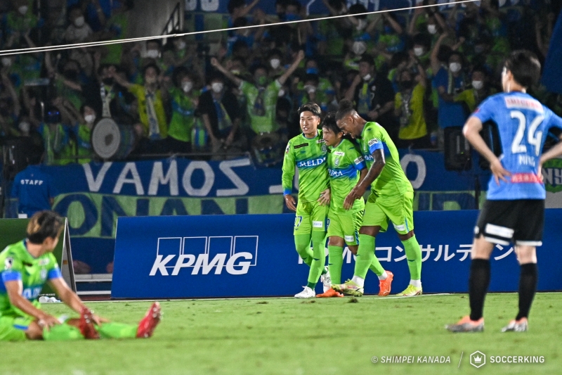 湘南が川崎fにシーズンダブル 阿部浩之が劇的決勝弾 6試合ぶりの白星 サッカーキング