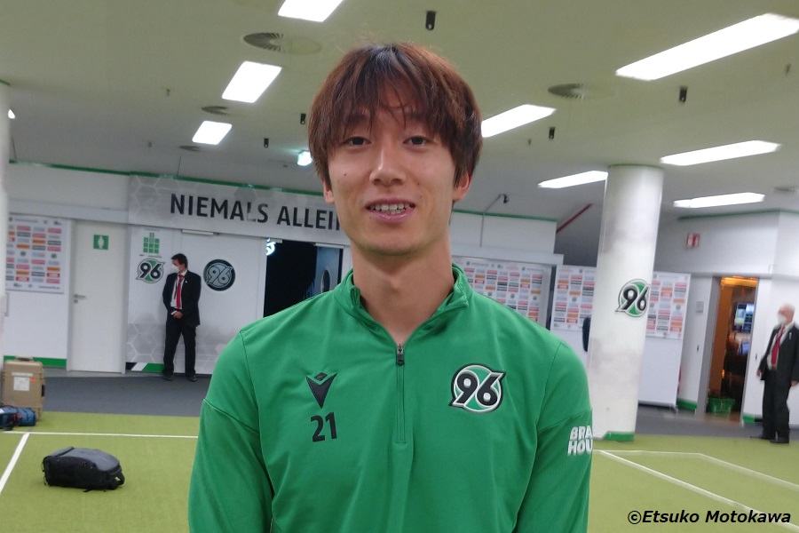 新ポジションで攻撃力を磨く独3年目、室屋成の今 日本代表への思いも | サッカーキング