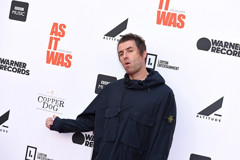 熱狂的なマンCサポーターの元OASIS・リアム氏、プレミア公式に激怒