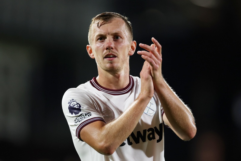 Luton Town v West Ham United - Premier League