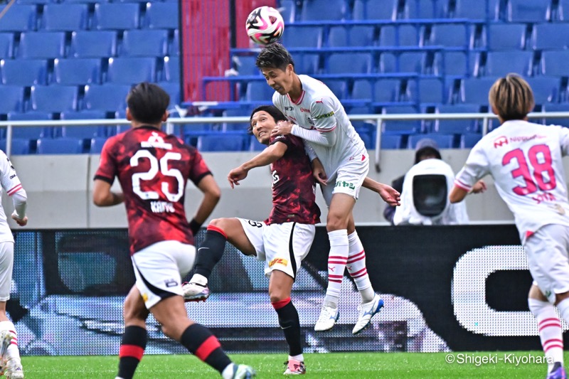 20241005 J1 Urawa vs COsaka Kiyohara11(s)