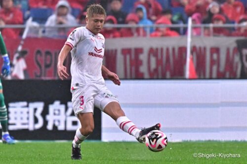 20241005 J1 Urawa vs COsaka Kiyohara31(s)