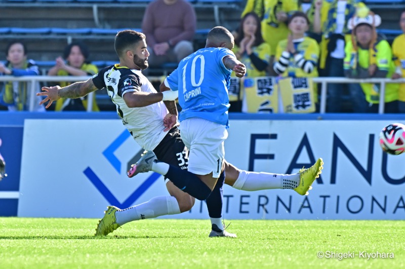 20241103 J2 YokohamaFC vs Tochigi Kiyohara23(s)