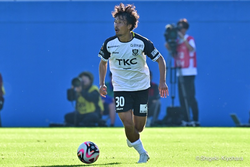 20241103 J2 YokohamaFC vs Tochigi Kiyohara41(s)