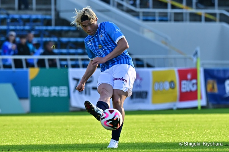 20241103 J2 YokohamaFC vs Tochigi Kiyohara61(s)