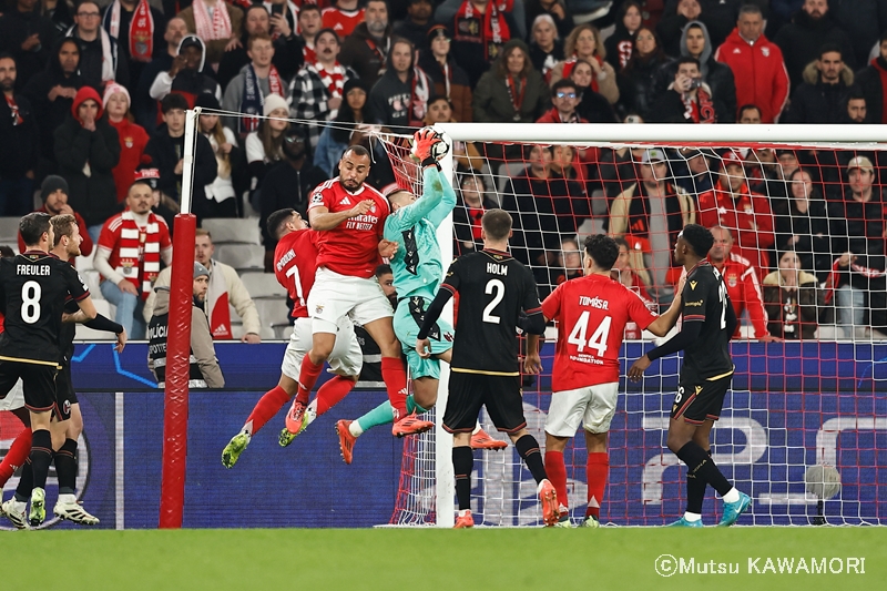 Benfica_Bologna_241211_0048_